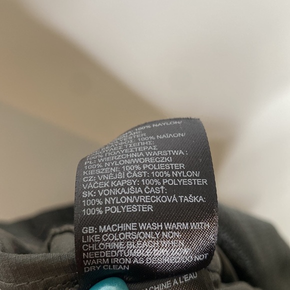 The North Face Men's Black Convertible Outdoor Cargo Pants Lightweight size 38 - Picture 12 of 12